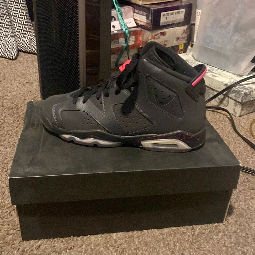 BRAND NEW . Air Jordan 6 retro GG . US 6.5 Y 🙂 - Picture 3 of 4